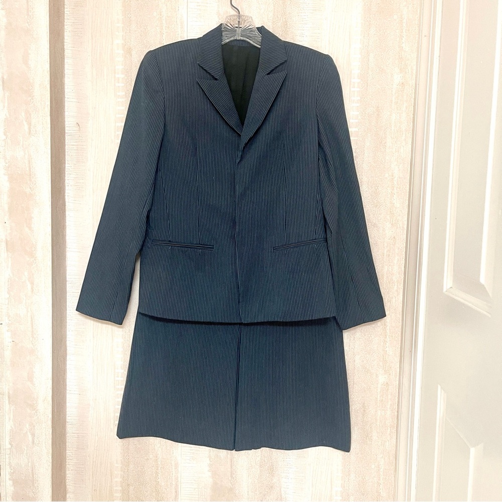 Daryl K Vintage Y2K Navy Pin-Stripe Tailored Skirt Suit Never Worn US 6